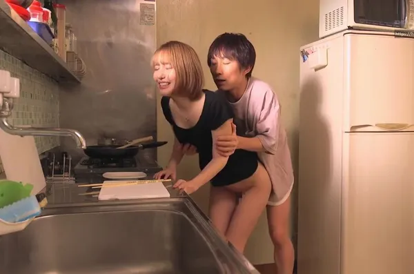 sex top one Chị dâu mất nết về quê chơi rồi làm tình với cậu em chồng